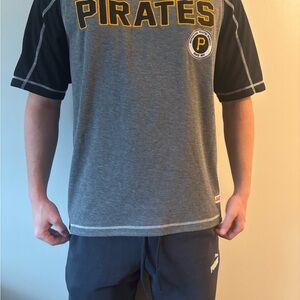 Mens Large Black and Gray Pittsburgh Pirates Dri-Fit T Shirt